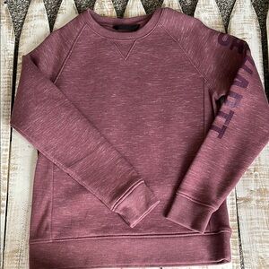 Carhartt Women's Sweatshirt in Maroon